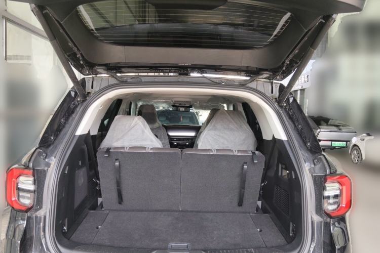 Used Ford Explorer 2024 2.3T EcoBoost Four-Wheel Drive Titanium Edition 6 Seats Trunk