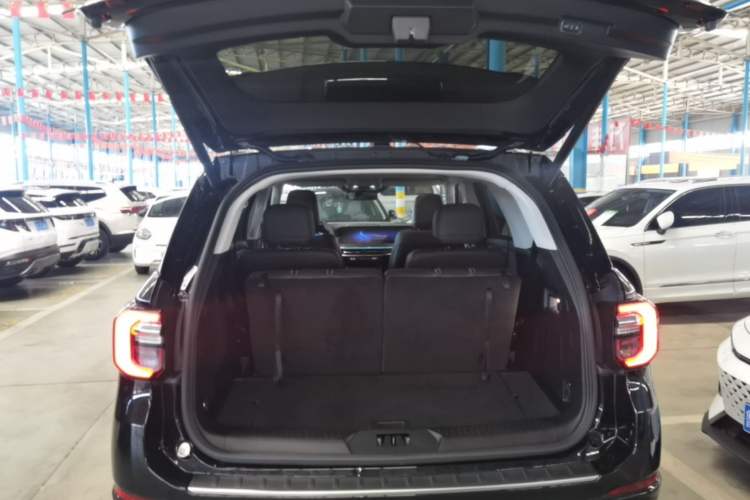 Used Ford Explorer 2024 2.3T EcoBoost Four-Wheel Drive Titanium Edition 6 Seats Trunk