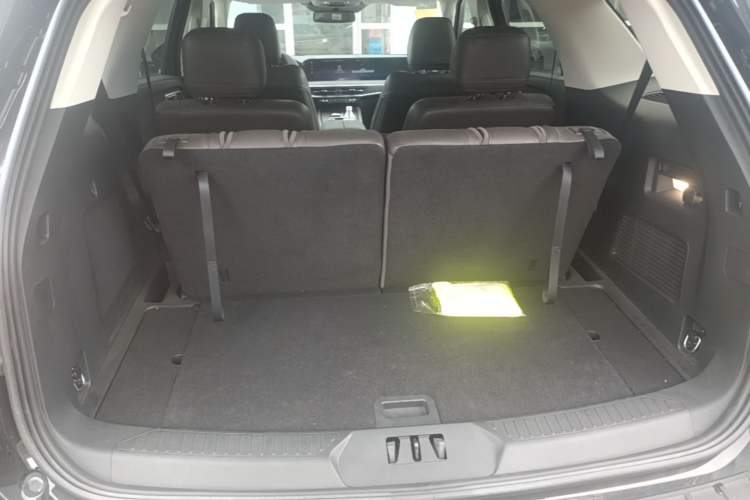 Used Ford Explorer 2024 2.3T EcoBoost Four-Wheel Drive Titanium Edition 6 Seats Trunk