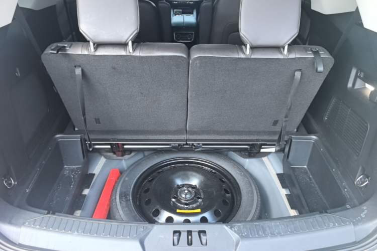 Used Ford Explorer 2024 2.3T EcoBoost Four-Wheel Drive Titanium Edition 6 Seats Trunk