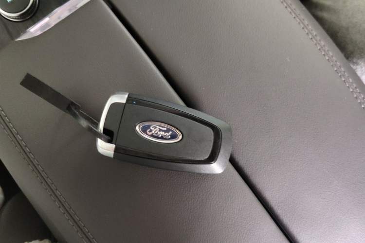 Used Ford Explorer 2024 2.3T EcoBoost Four-Wheel Drive Titanium Edition 6 Seats Vehicle Key