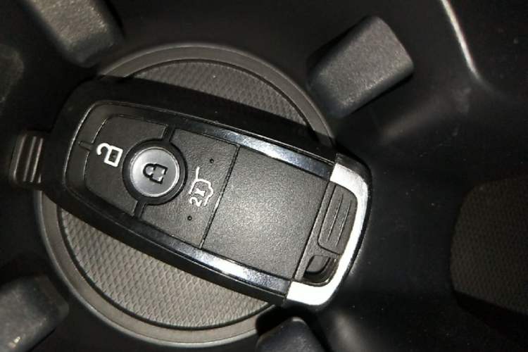Used Ford Explorer 2024 2.3T EcoBoost Four-Wheel Drive Titanium Edition 6 Seats Vehicle Key