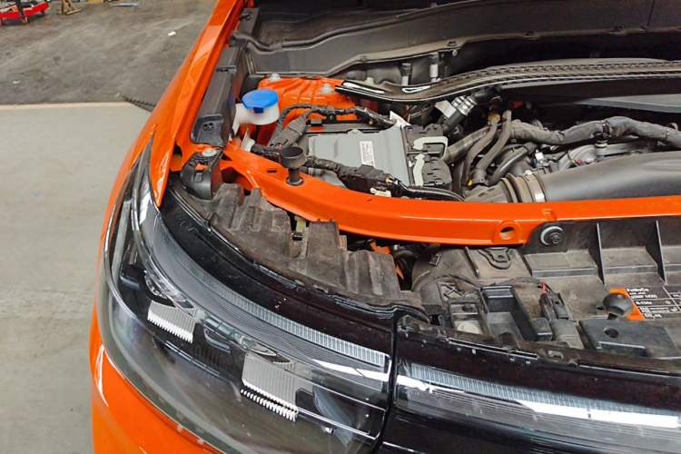 Used Ford Explorer 2024 2.3T EcoBoost Kunlun Peak Edition 7-Seater Engine Bay Right