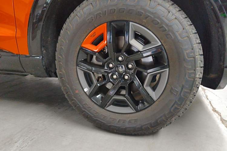 Used Ford Explorer 2024 2.3T EcoBoost Kunlun Peak Edition 7-Seater Right Front Wheel Hub