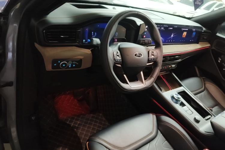 Used Ford Explorer 2024 2.3T EcoBoost Kunlun Peak Edition 6-Seater Center Console