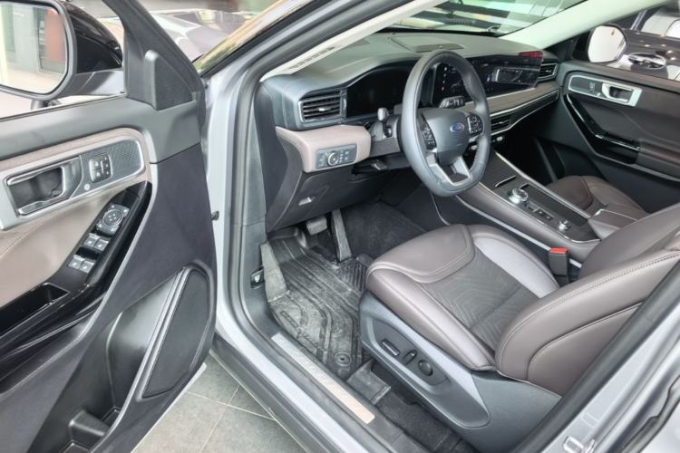 Used Ford Explorer 2024 2.3T EcoBoost Four-Wheel Drive Titanium Edition 6 Seats Driver Seat