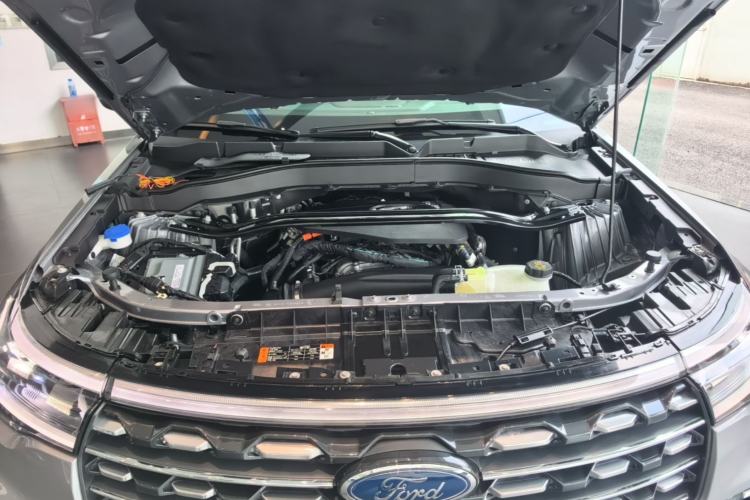 Used Ford Explorer 2024 2.3T EcoBoost Four-Wheel Drive Titanium Edition 6 Seats Engine Bay