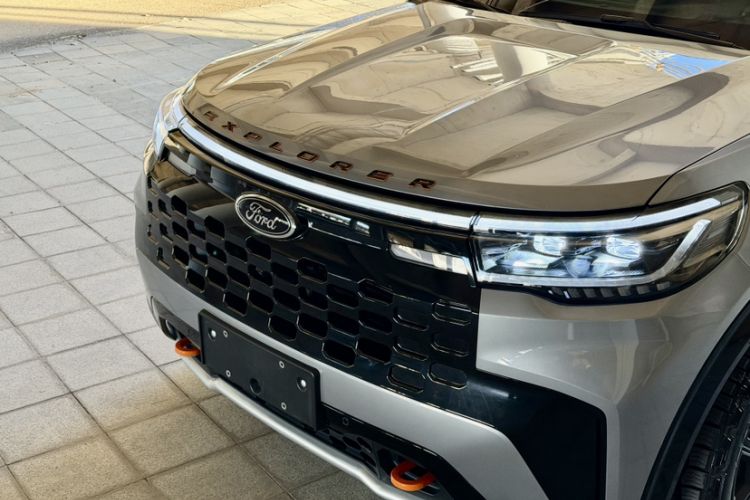 Used Ford Explorer 2024 2.3T EcoBoost Kunlun Peak Edition 6-Seater Exterior 9