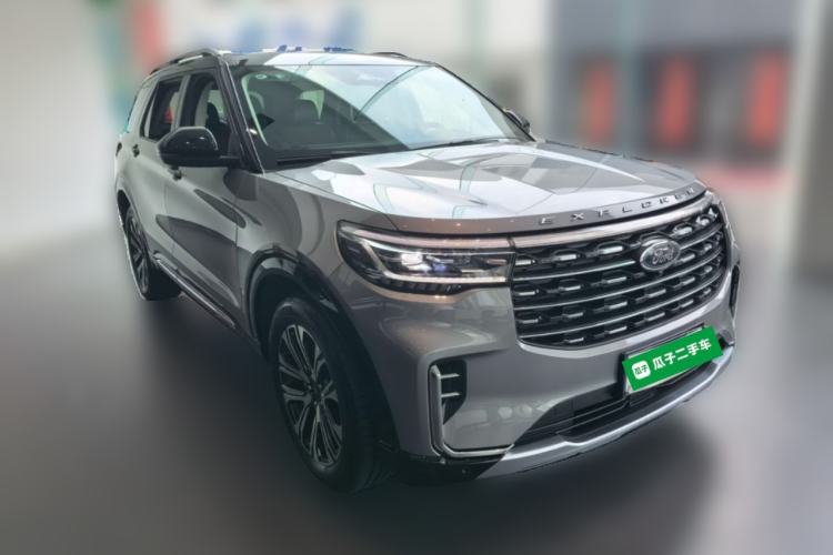 Used Ford Explorer 2024 2.3T EcoBoost Four-Wheel Drive Titanium Edition 6 Seats Front Right 45 Deg