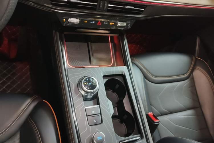 Used Ford Explorer 2024 2.3T EcoBoost Kunlun Peak Edition 6-Seater Gear Lever
