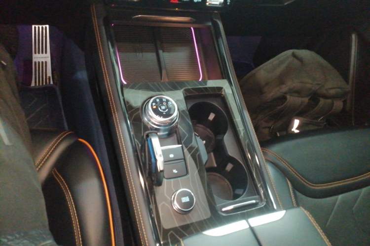 Used Ford Explorer 2024 2.3T EcoBoost Kunlun Peak Edition 7-Seater Gear Lever