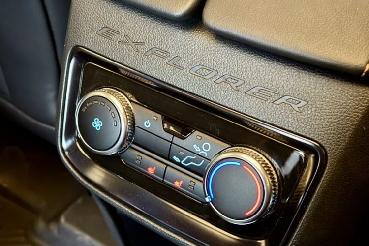 Used Ford Explorer 2024 2.3T EcoBoost Kunlun Peak Edition 6-Seater Interior 2