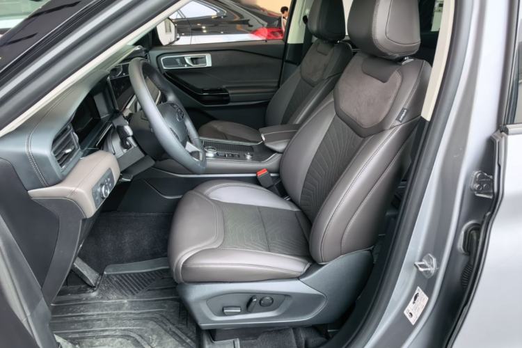 Used Ford Explorer 2024 2.3T EcoBoost Four-Wheel Drive Titanium Edition 6 Seats Left Front Seat