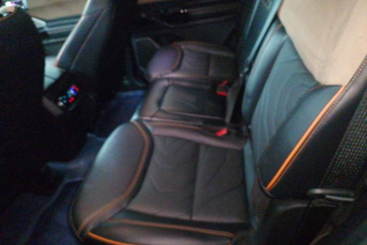 Used Ford Explorer 2024 2.3T EcoBoost Kunlun Peak Edition 7-Seater Left Rear Seat