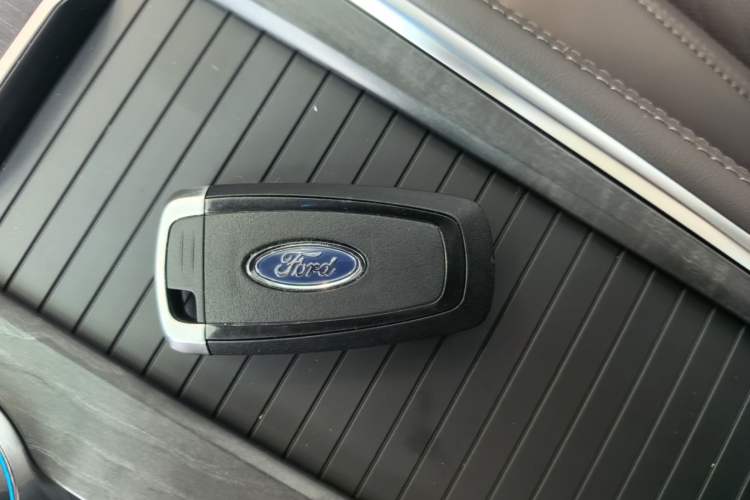 Used Ford Explorer 2024 2.3T EcoBoost Four-Wheel Drive Titanium Edition 6 Seats Vehicle Key