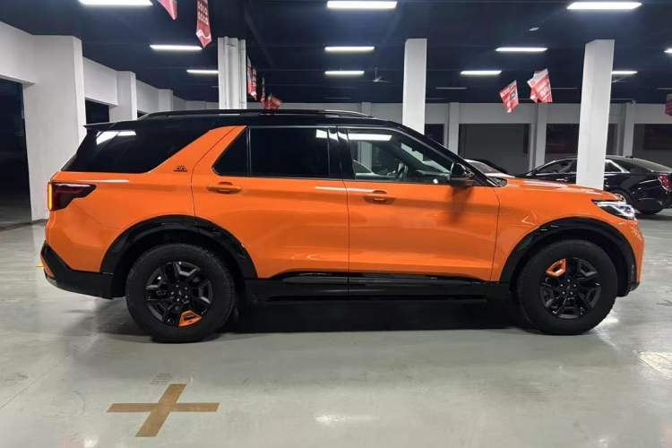 Used Ford Explorer 2024 2.3T EcoBoost Kunlun Peak Edition 7-Seater Exterior 3