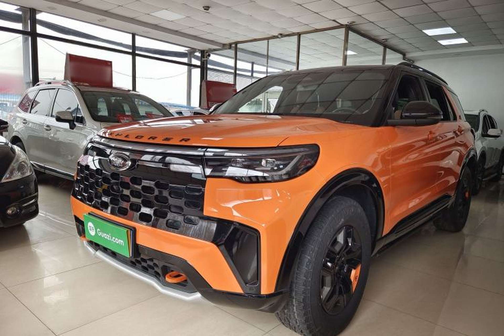 Used Ford Explorer 2024 2.3T EcoBoost Kunlun Peak Edition 7-Seater Front Left 45 Deg