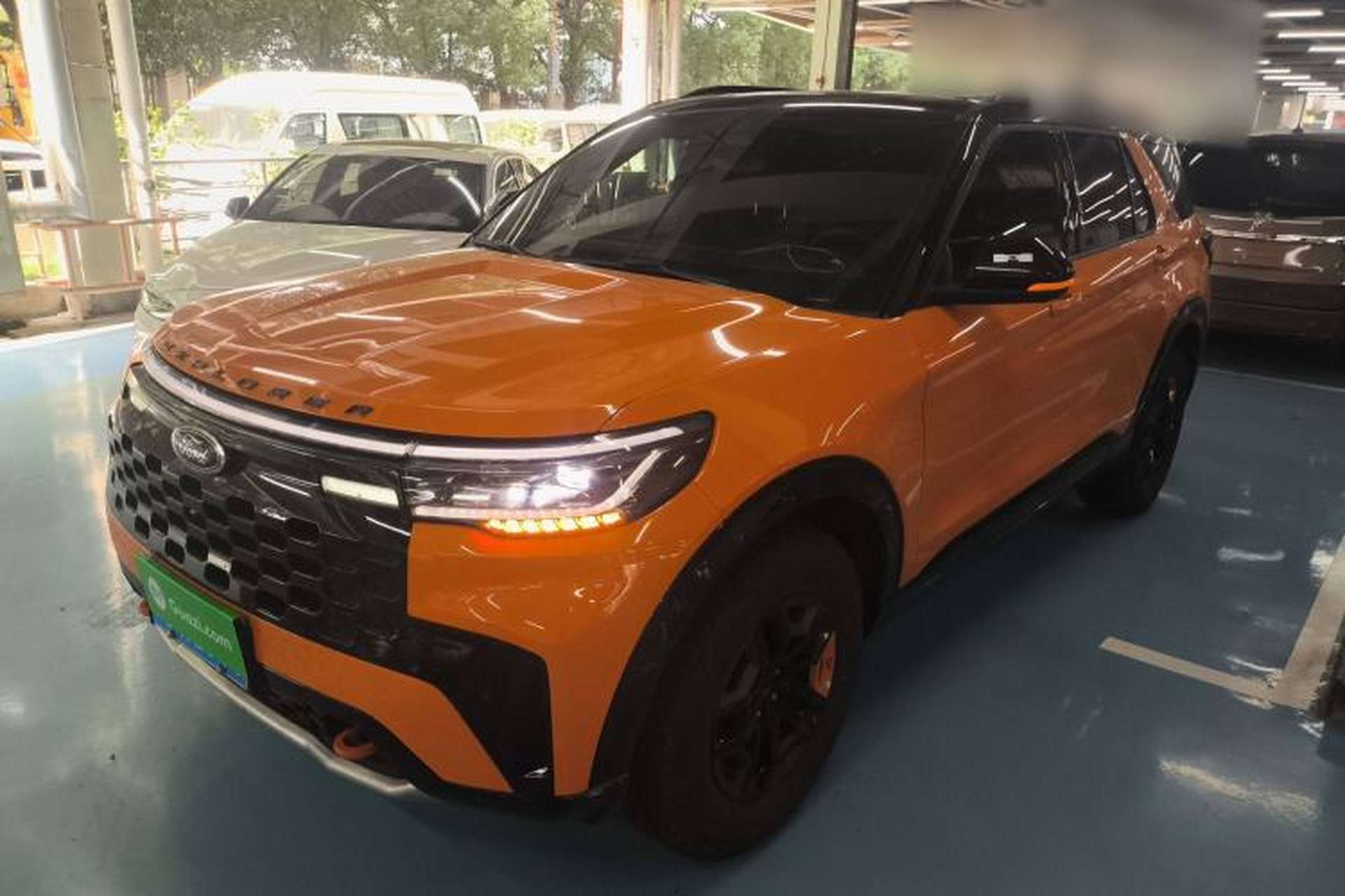 Used Ford Explorer 2024 2.3T EcoBoost Kunlun Peak Edition 7-Seater Front Left 45 Deg