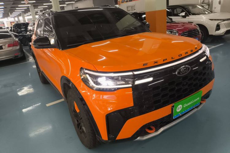 Used Ford Explorer 2024 2.3T EcoBoost Kunlun Peak Edition 7-Seater Front Right 45 Deg