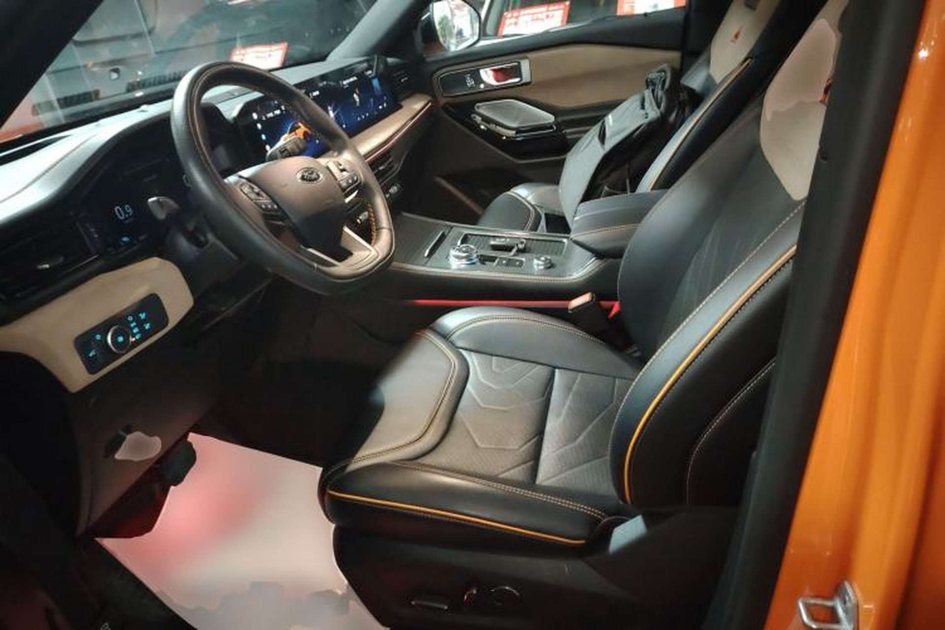 Used Ford Explorer 2024 2.3T EcoBoost Kunlun Peak Edition 7-Seater Left Front Seat