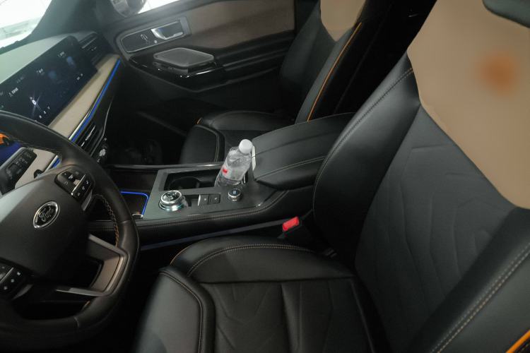 Used Ford Explorer 2024 2.3T EcoBoost Kunlun Peak Edition 7-Seater Left Front Seat