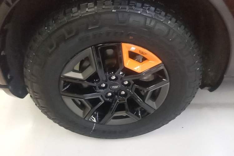 Used Ford Explorer 2024 2.3T EcoBoost Kunlun Peak Edition 7-Seater Left Front Wheel Hub