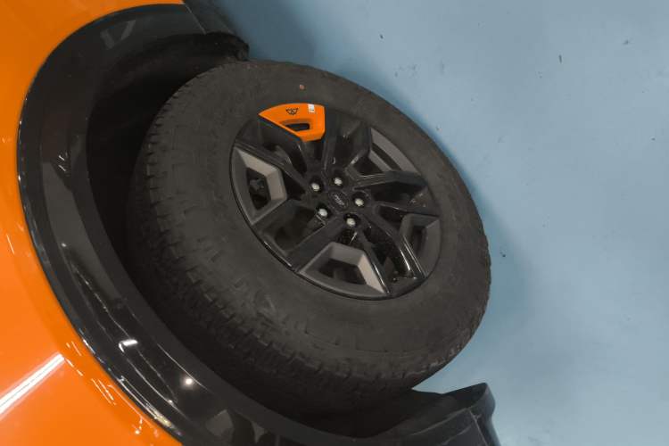 Used Ford Explorer 2024 2.3T EcoBoost Kunlun Peak Edition 7-Seater Left Front Wheel Hub