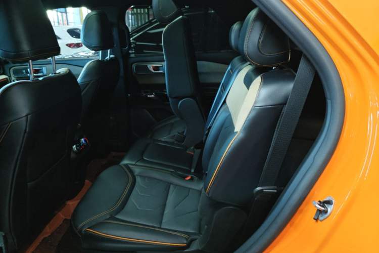 Used Ford Explorer 2024 2.3T EcoBoost Kunlun Peak Edition 7-Seater Left Rear Seat
