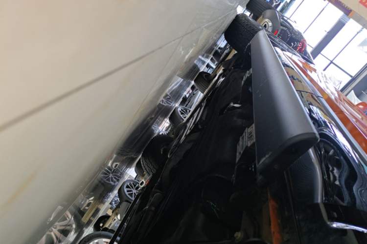 Used Ford Explorer 2024 2.3T EcoBoost Kunlun Peak Edition 7-Seater Left Side Sill