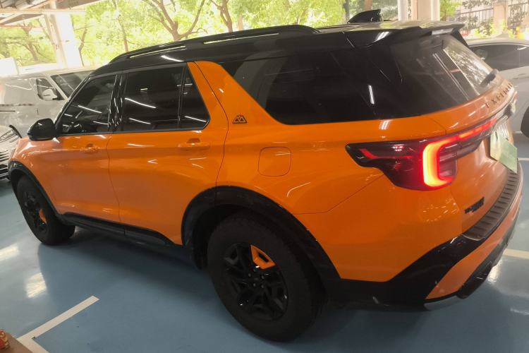 Used Ford Explorer 2024 2.3T EcoBoost Kunlun Peak Edition 7-Seater Left Side