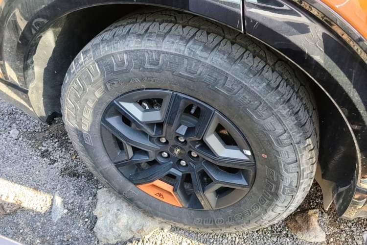 Used Ford Explorer 2024 2.3T EcoBoost Kunlun Peak Edition 7-Seater Right Rear Wheel Hub