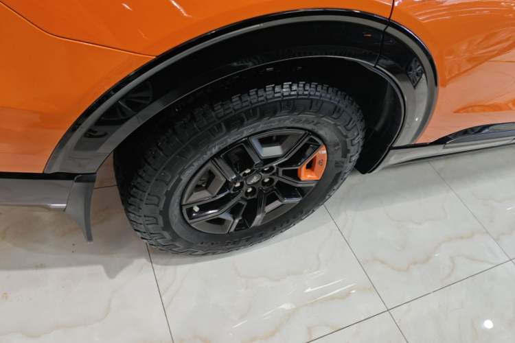 Used Ford Explorer 2024 2.3T EcoBoost Kunlun Peak Edition 7-Seater Right Rear Wheel Hub