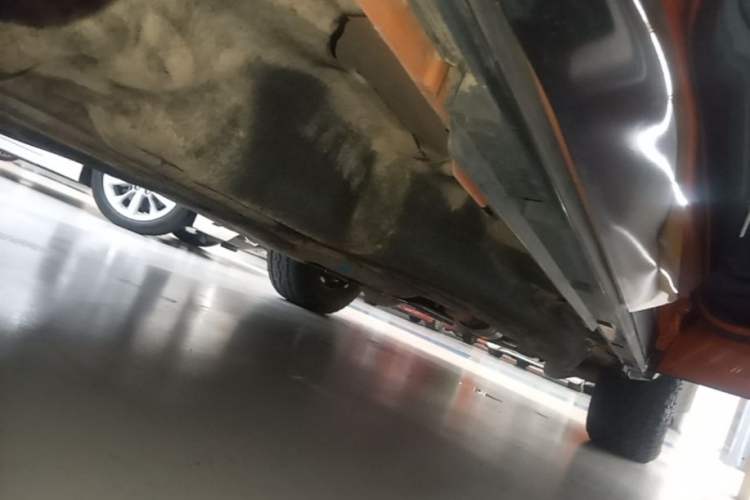 Used Ford Explorer 2024 2.3T EcoBoost Kunlun Peak Edition 7-Seater Right Side Sill