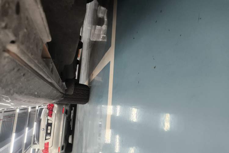 Used Ford Explorer 2024 2.3T EcoBoost Kunlun Peak Edition 7-Seater Right Side Sill