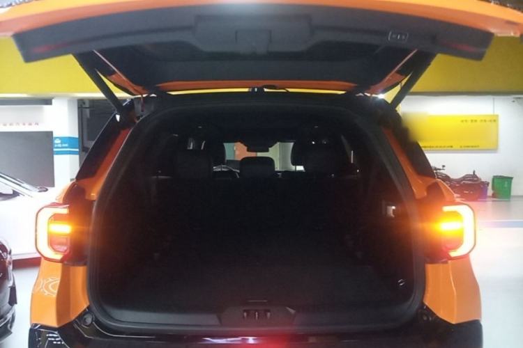 Used Ford Explorer 2024 2.3T EcoBoost Kunlun Peak Edition 7-Seater Trunk