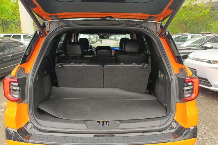 Used Ford Explorer 2024 2.3T EcoBoost Kunlun Peak Edition 7-Seater Trunk