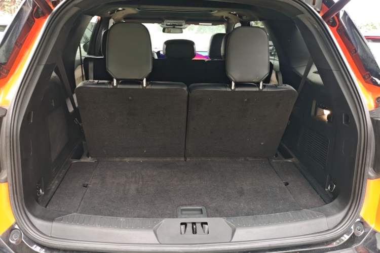 Used Ford Explorer 2024 2.3T EcoBoost Kunlun Peak Edition 7-Seater Trunk