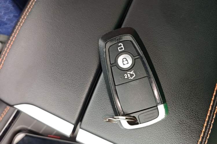 Used Ford Explorer 2024 2.3T EcoBoost Kunlun Peak Edition 7-Seater Vehicle Key