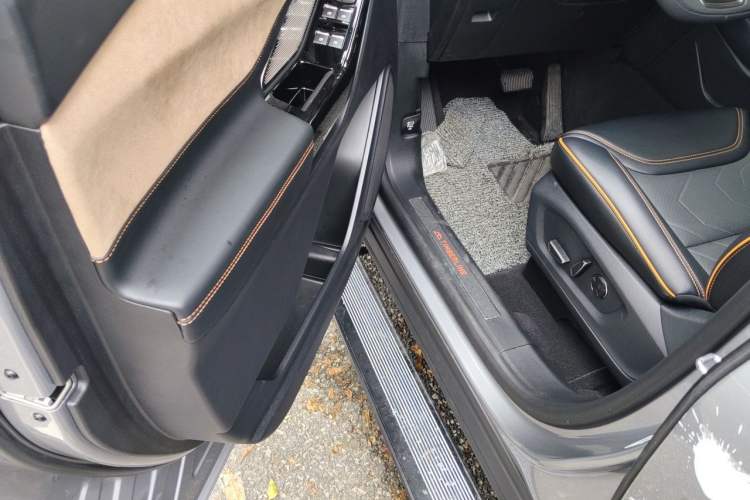 Used Ford Explorer 2024 2.3T EcoBoost Kunlun Peak Edition 6-Seater Driver Seat