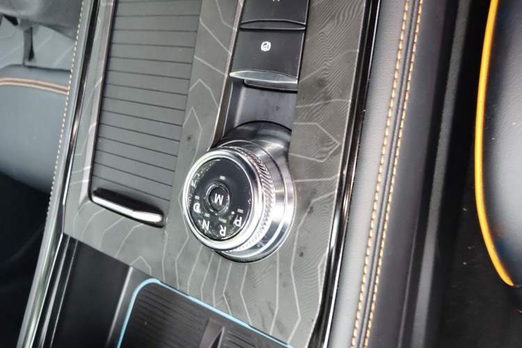 Used Ford Explorer 2024 2.3T EcoBoost Kunlun Peak Edition 6-Seater Gear Lever
