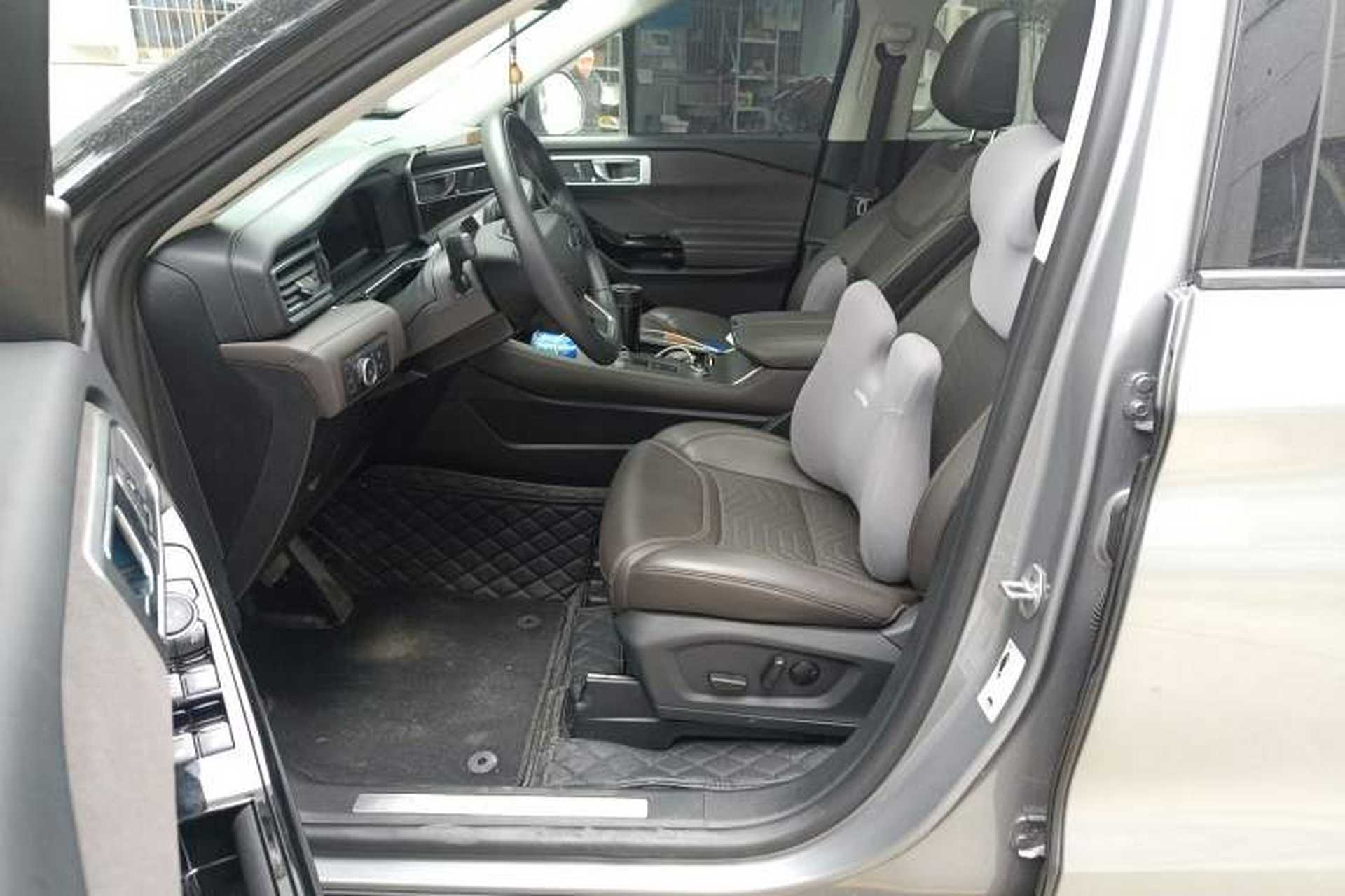 Used Ford Explorer 2024 2.3T EcoBoost Four-Wheel Drive Titanium Edition 7 Seats Left Front Seat