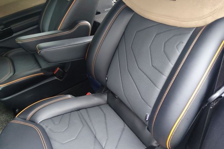 Used Ford Explorer 2024 2.3T EcoBoost Kunlun Peak Edition 6-Seater Left Rear Seat