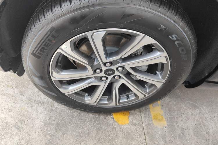Used Ford Explorer 2024 2.3T EcoBoost Rear-Drive Trend Edition 6-Seater Left Front Wheel Hub