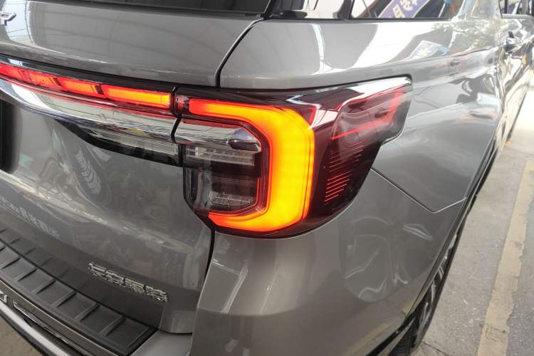 Used Ford Explorer 2024 2.3T EcoBoost Rear-Drive Trend Edition 6-Seater Right Rear Taillight