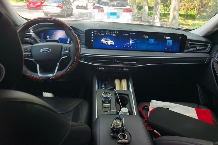 Used Ford Explorer 2024 2.3T EcoBoost Four-Wheel Drive Titanium Edition 6 Seats Center Console
