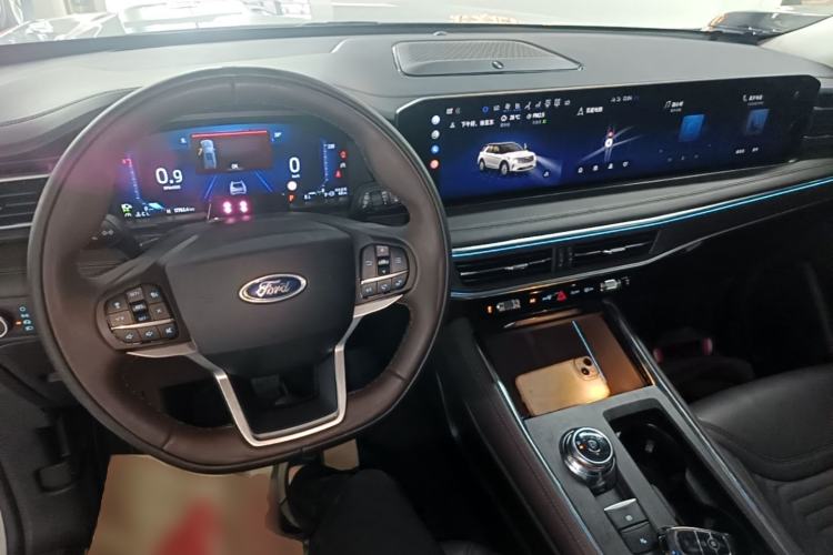 Used Ford Explorer 2024 2.3T EcoBoost Four-Wheel Drive Titanium Edition 6 Seats Center Console
