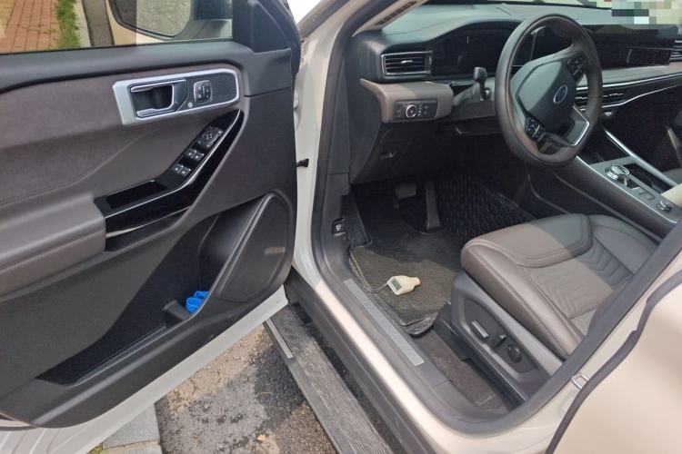 Used Ford Explorer 2024 2.3T EcoBoost Four-Wheel Drive Titanium Edition 6 Seats Driver Seat