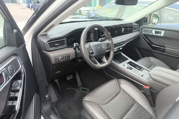Used Ford Explorer 2024 2.3T EcoBoost Four-Wheel Drive Titanium Edition 6 Seats Driver Seat