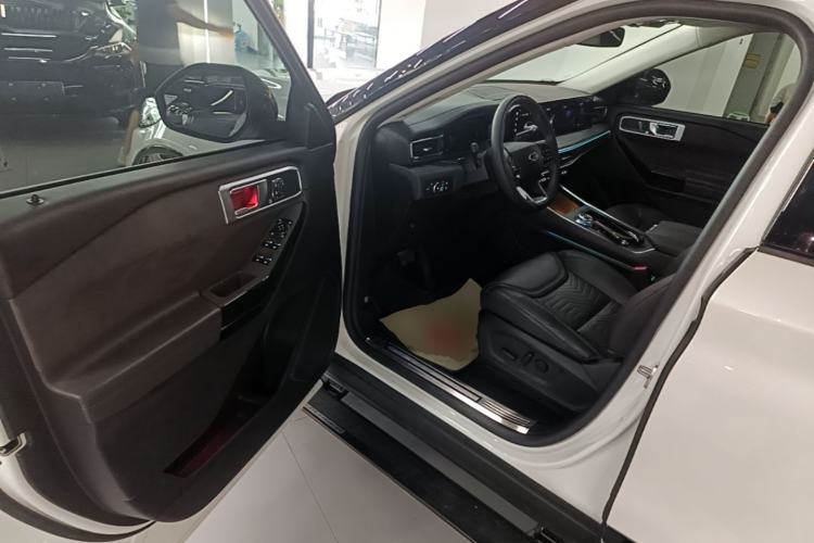 Used Ford Explorer 2024 2.3T EcoBoost Four-Wheel Drive Titanium Edition 6 Seats Driver Seat