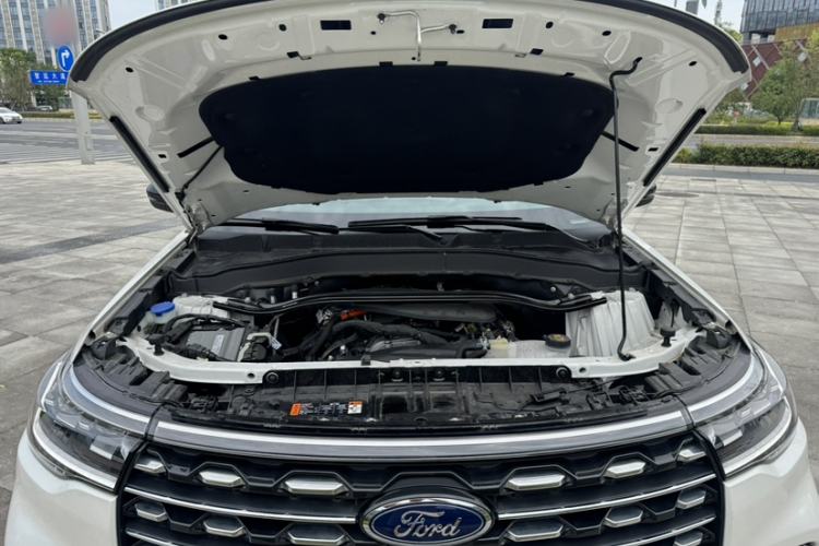Used Ford Explorer 2024 2.3T EcoBoost Four-Wheel Drive Titanium Edition 6 Seats Engine Bay